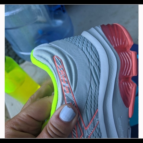 NWT Women's Asics Gel Pulse 11 LS - Picture 8 of 8